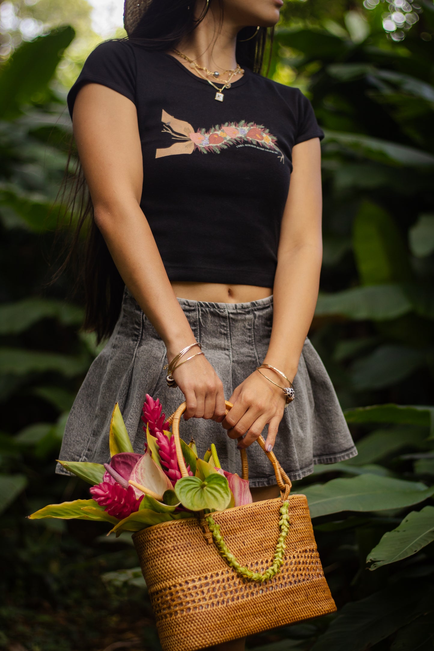 Lei of Love- Black Making Lei Poʻo Cropped Baby Tee