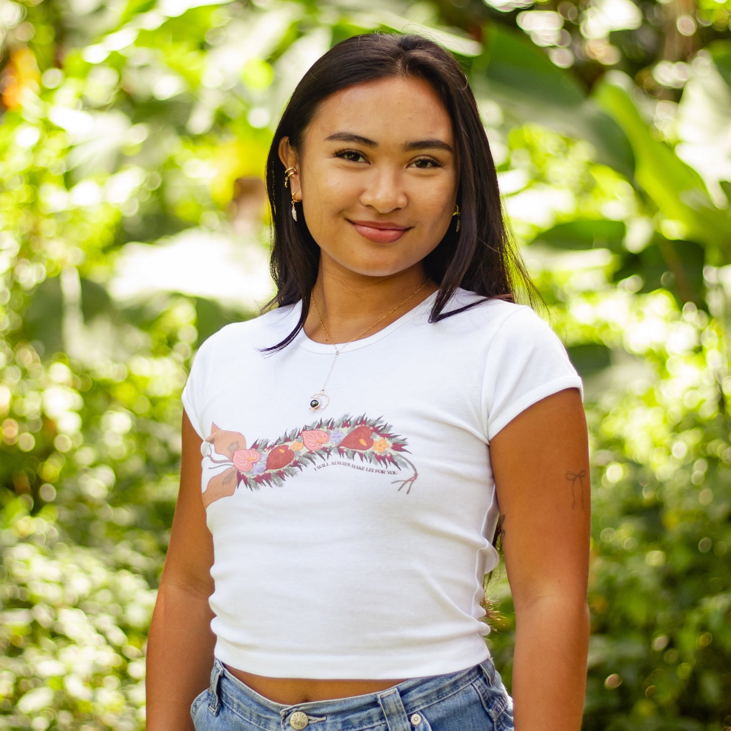 Lei of Love- White Making Lei Poʻo Cropped Baby Tee