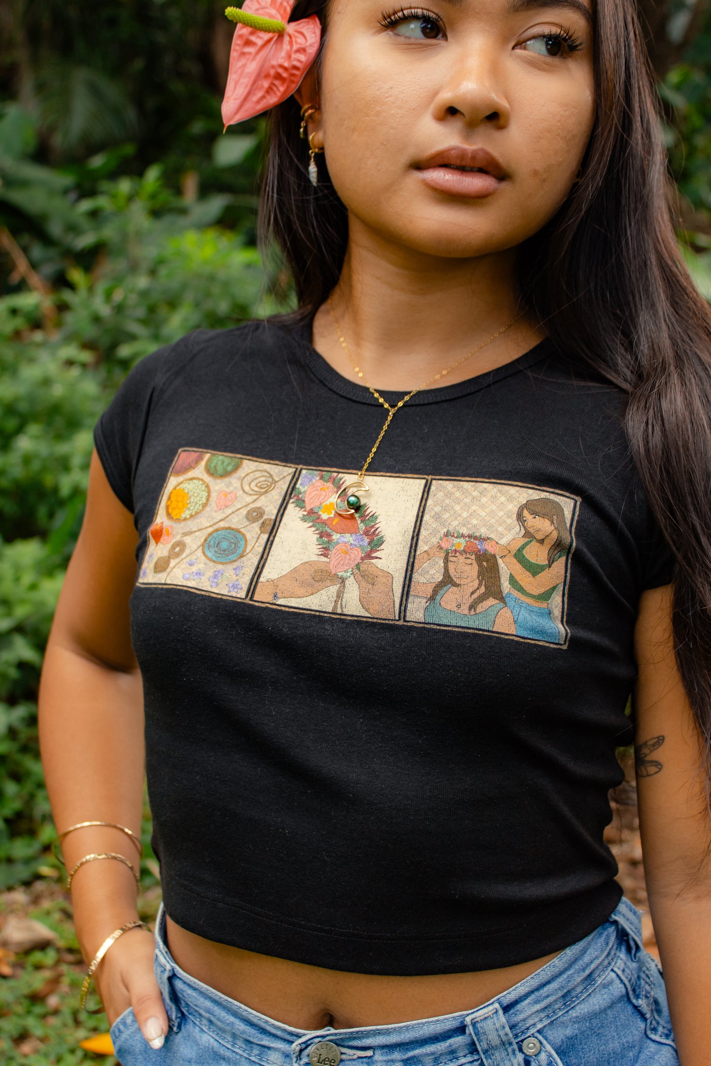 Lei of Love- Black Lei Poʻo Cropped Baby Tee
