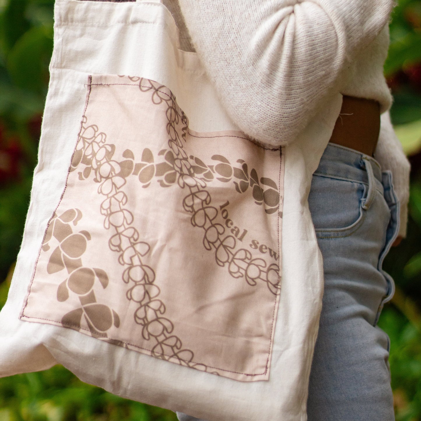 Kenzi- Beige Puakenikeni Pocket Tote Bag