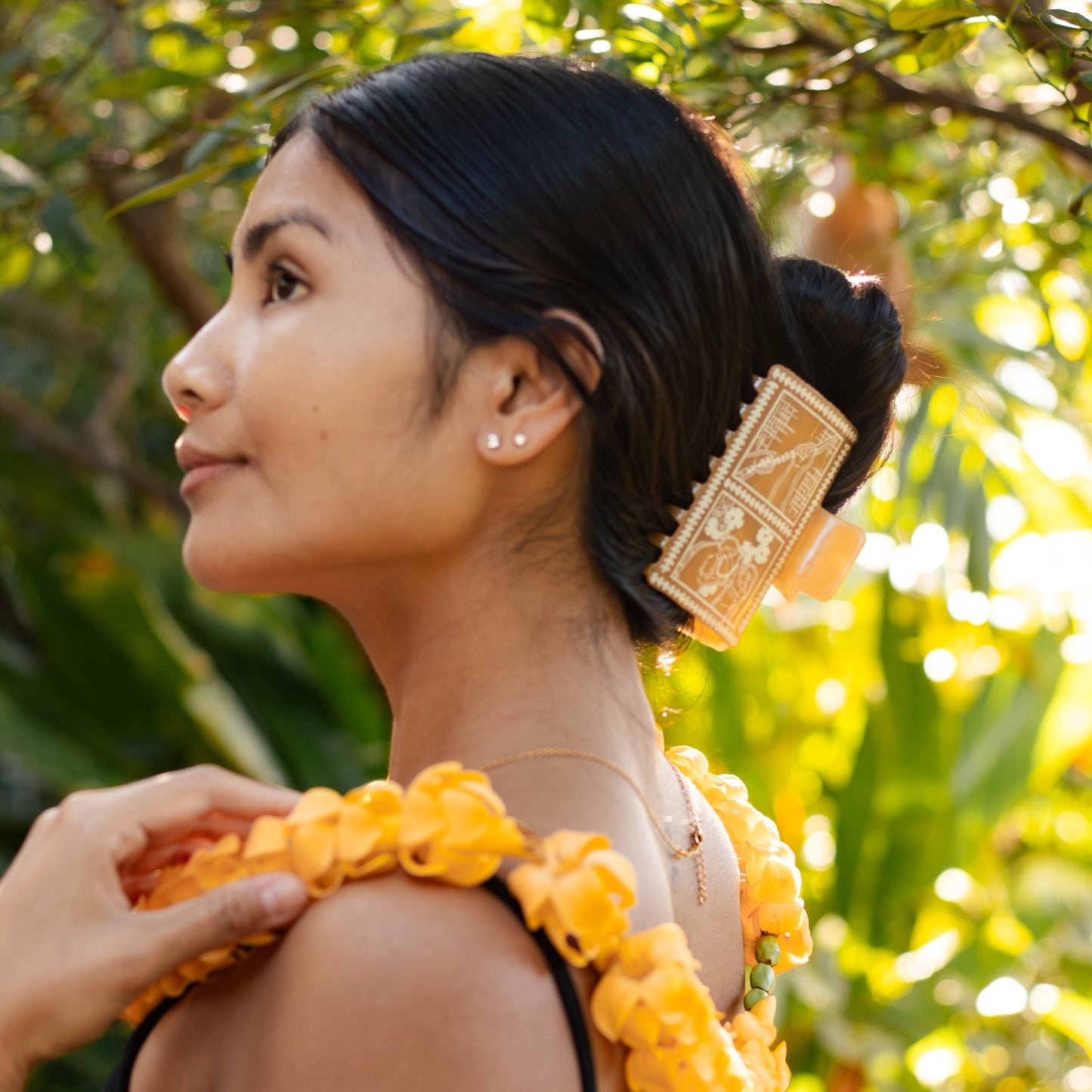 Lei of Love - Puakenikeni Hair Claw