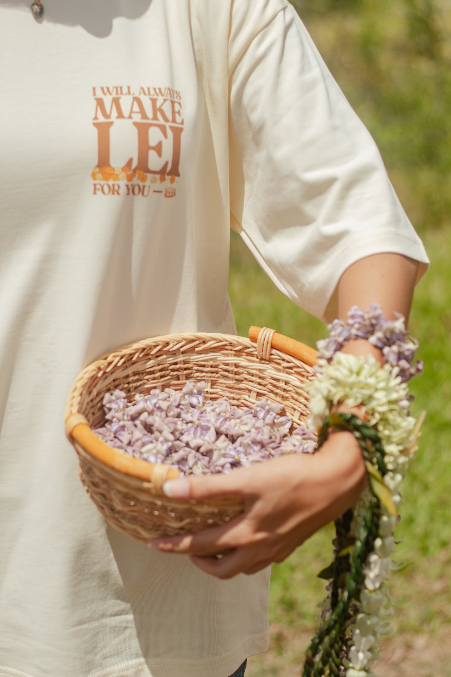 Lei of Love- Pua Kenikeni Make Lei Beige Graphic Tee