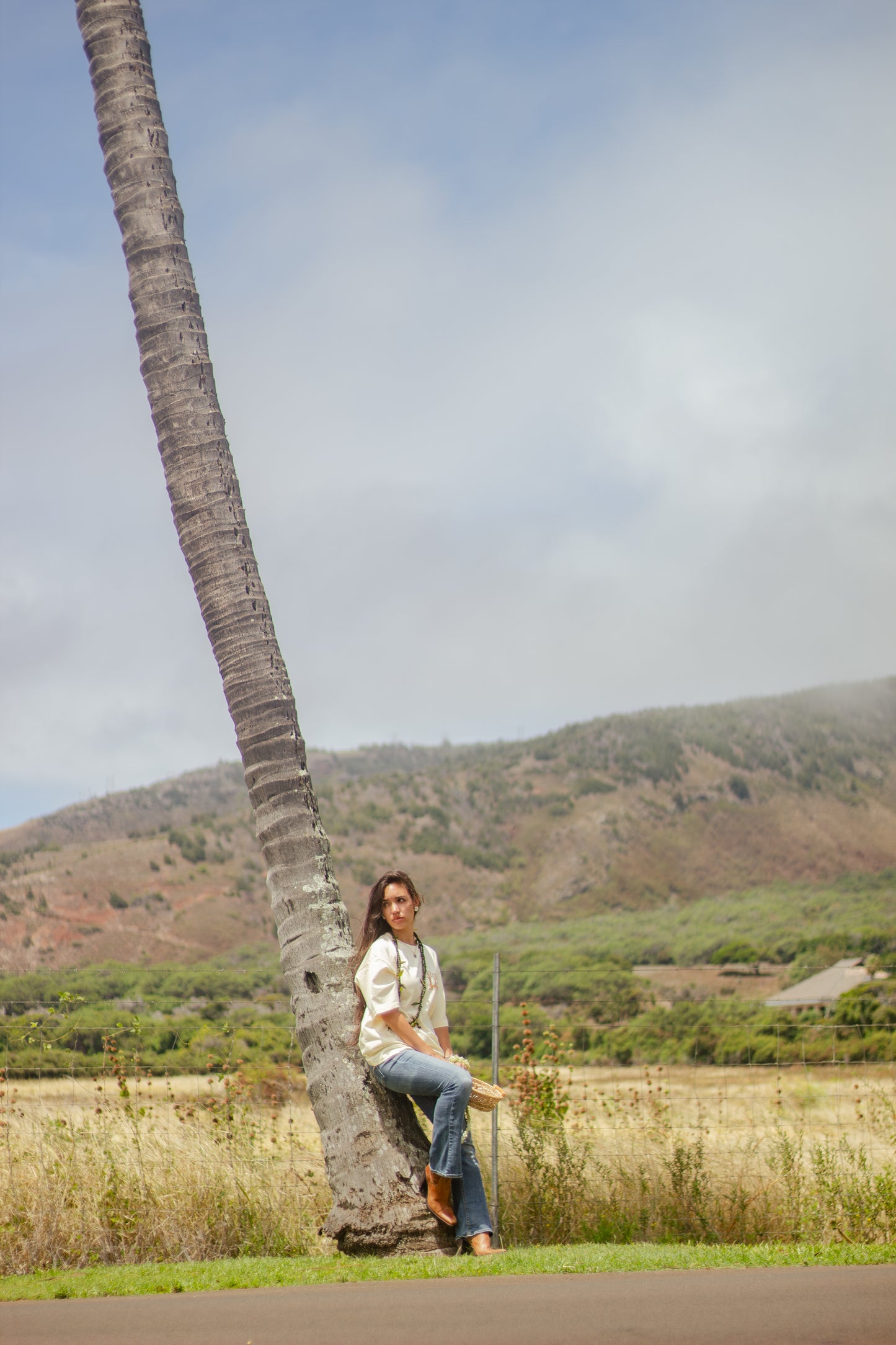 Lei of Love- Pua Kenikeni Make Lei Beige Graphic Tee