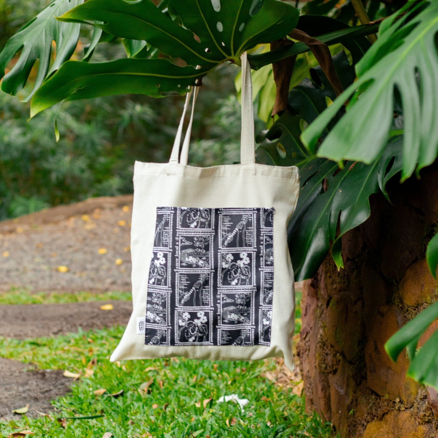 Lei of Love- Ina Pocket Tote Bag