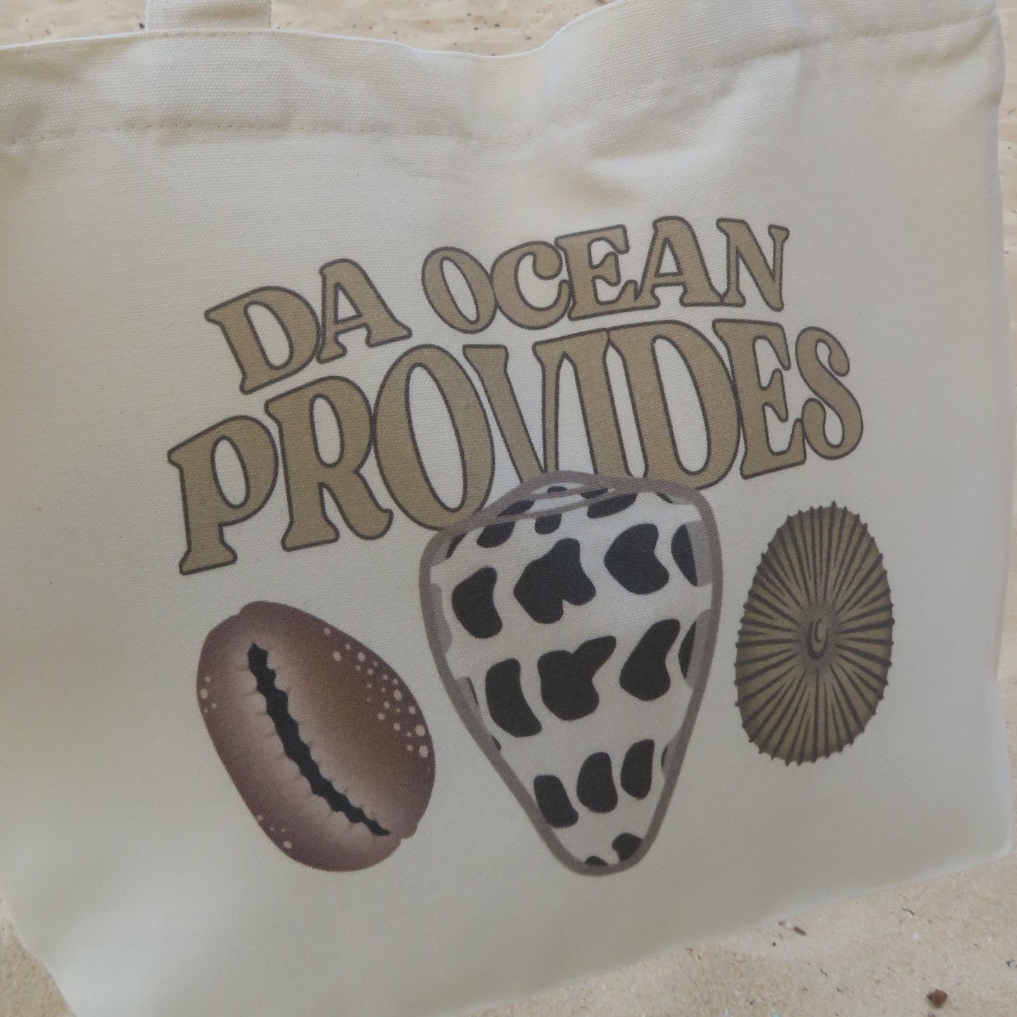 Hawaii Provides-Shells Zipper Tote