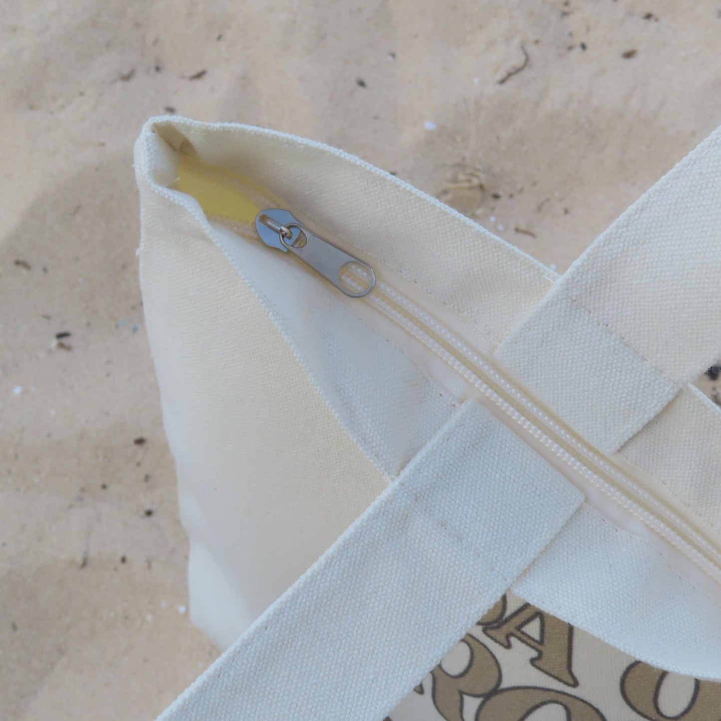 Hawaii Provides-Shells Zipper Tote