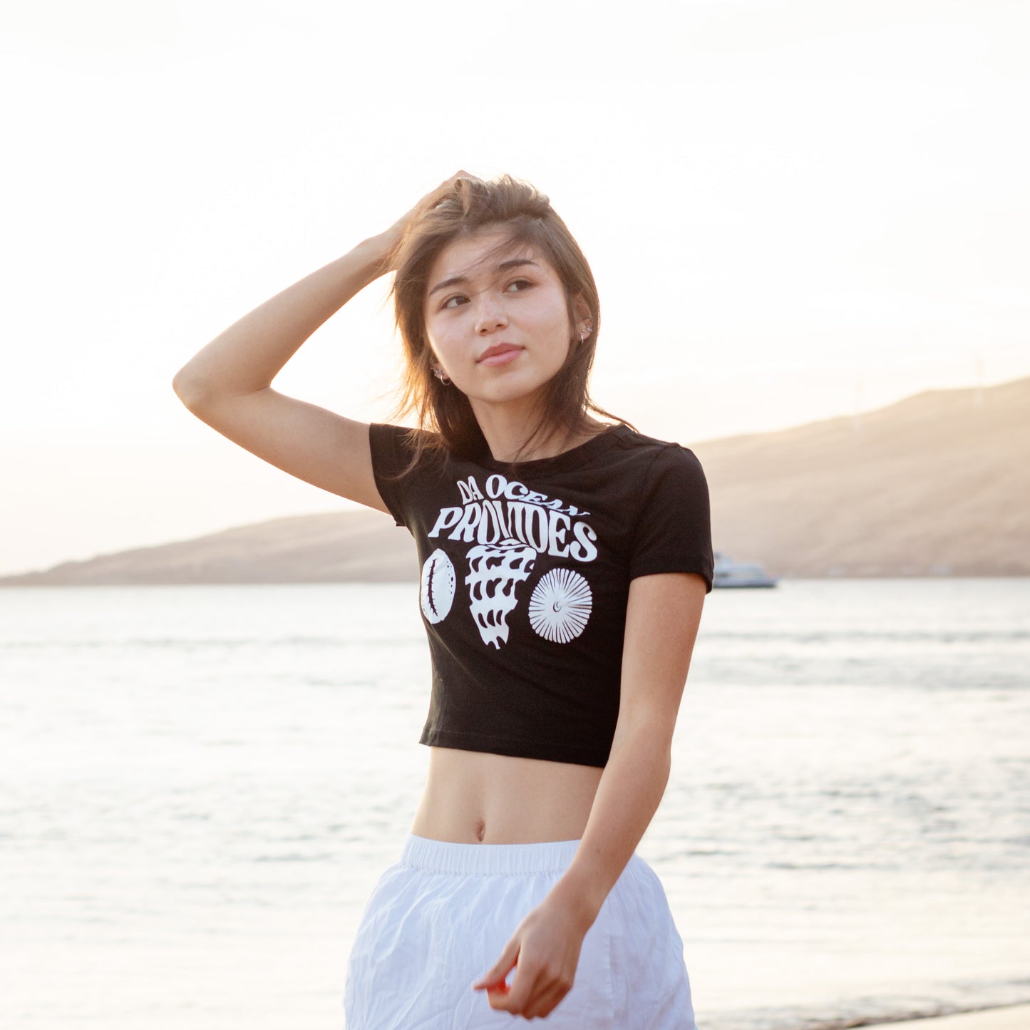 Hawaii Provides-Shells Black Cropped Baby Tee